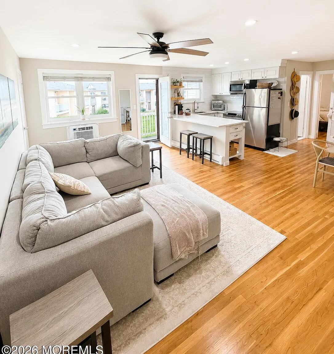 1 bed, 776 sqft, $3,200 — Photo 2