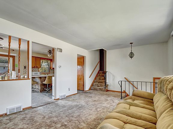 4th image of 16338 Clark Ln