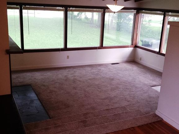 Sunken Living Room (Sunroom)