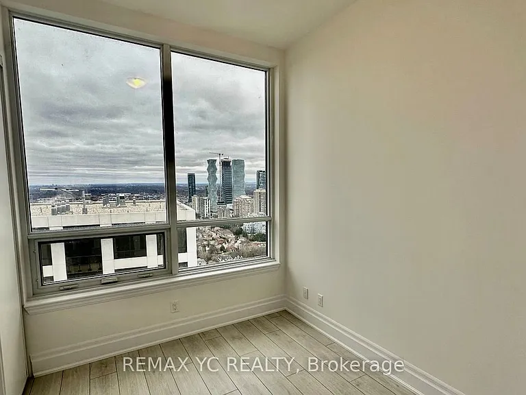 30 Elm Dr W #Penthouse 06 — Photo 4