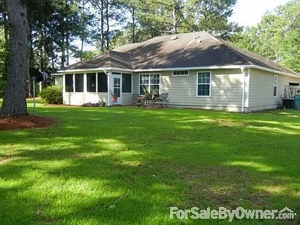 Spacious back yard
						:
						1.1 acres / plenty of room for a pool