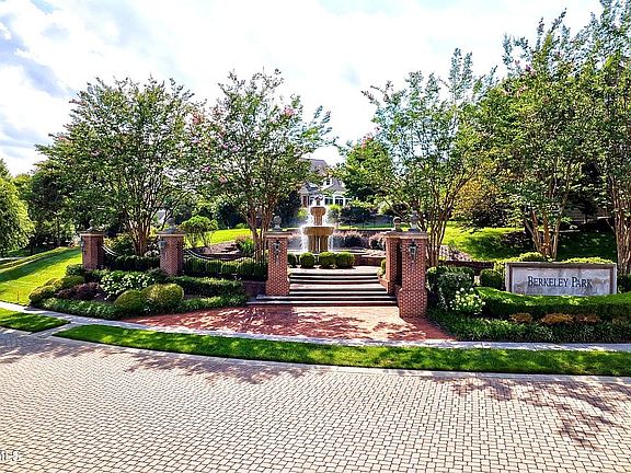 4th image of 808 McKinley Pointe Ln