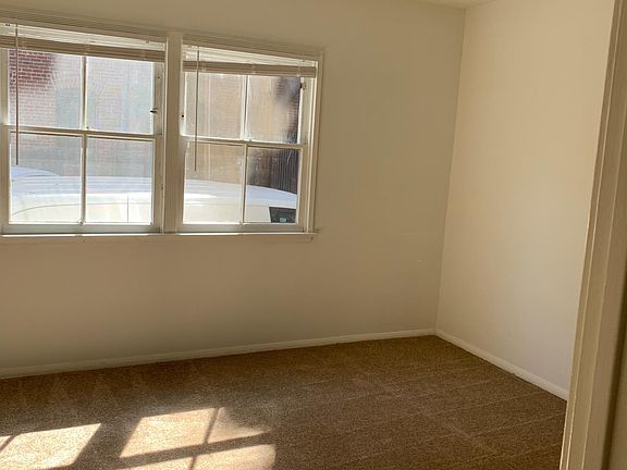 2nd image of 602 S Dunsmuir Ave APT 4