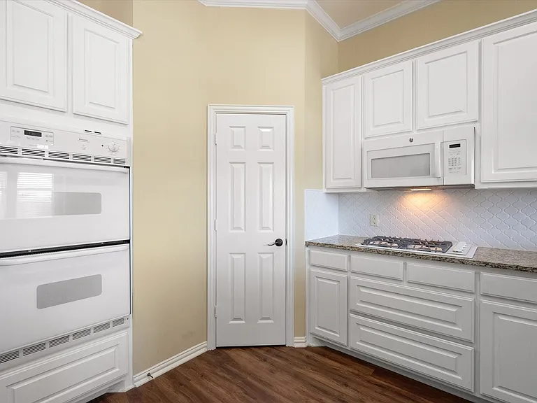 1106 Brook Arbor Dr — Photo 6