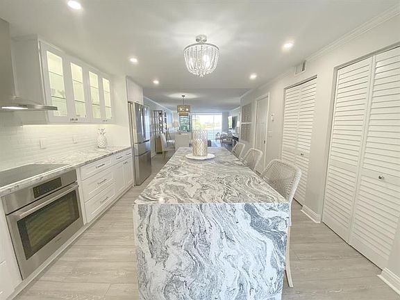 4th image of 44 Yacht Club Dr APT 210
