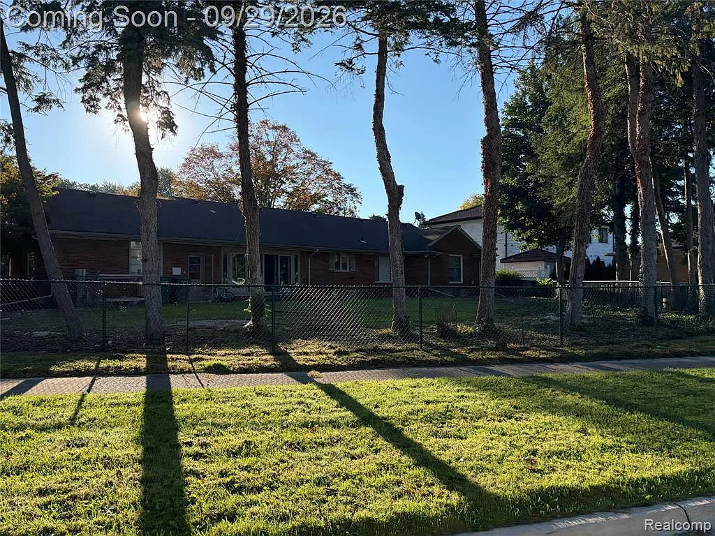 2 bed, 1.5 bath, 3476 sqft, $2,800 — Photo 3