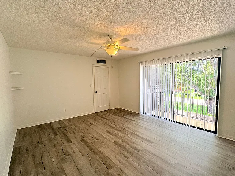 5584 Malt Dr #4 — Photo 16