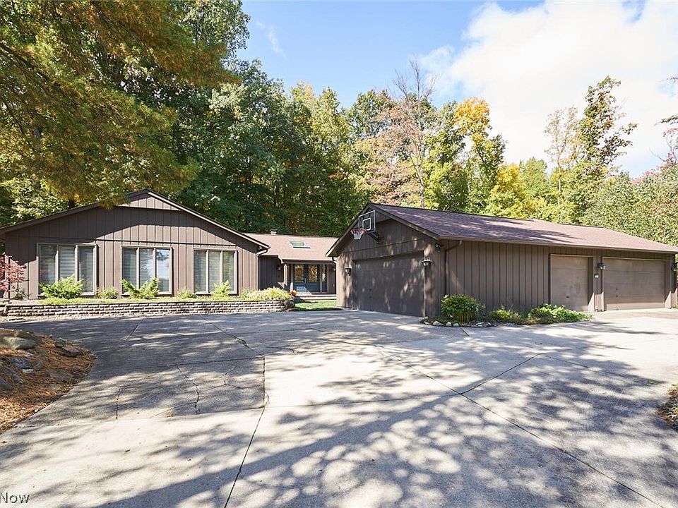 12894 Falling Water Rd, Strongsville, OH 44136 Zillow