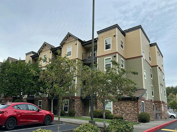 2nd image of 690 32nd St #B305