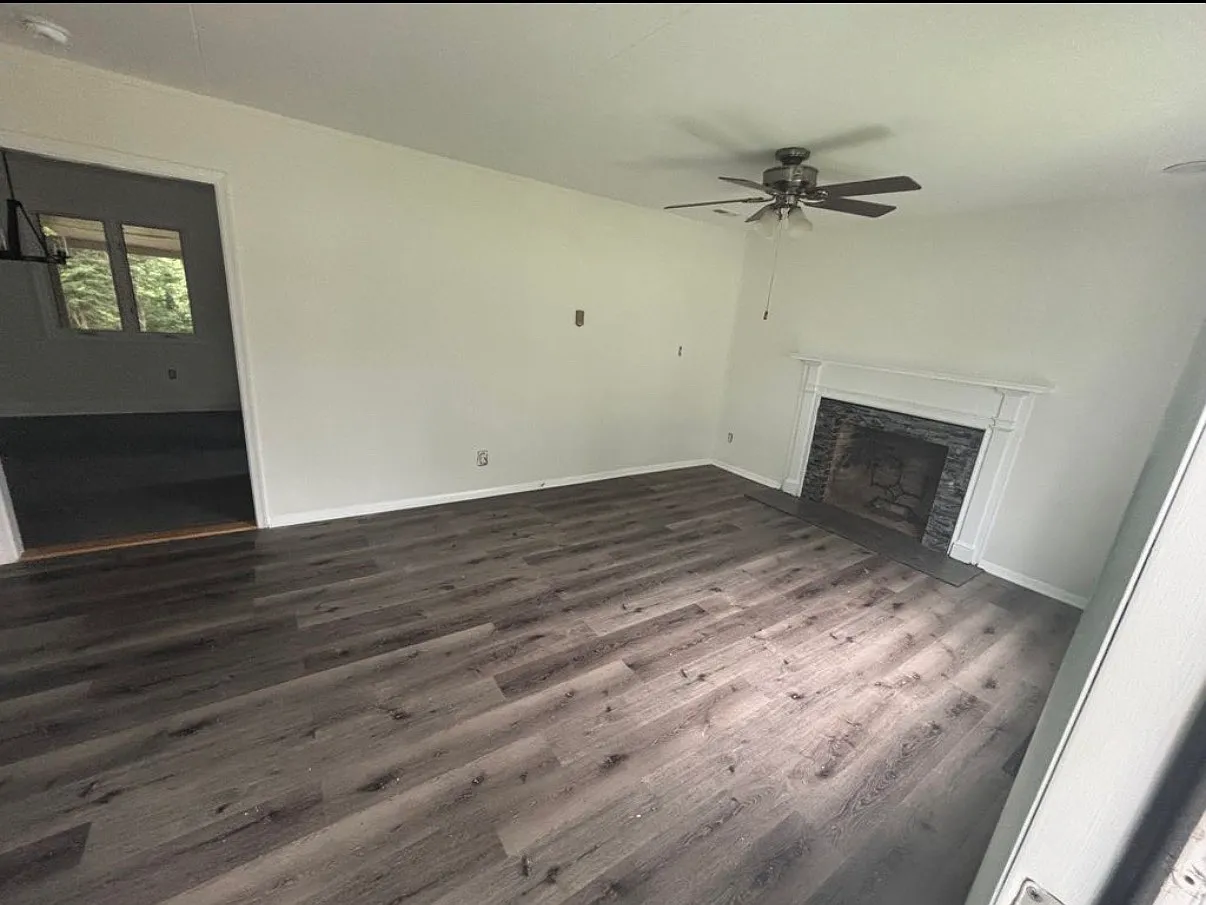 2 bed, 1269 sqft, $2,100 — Photo 2