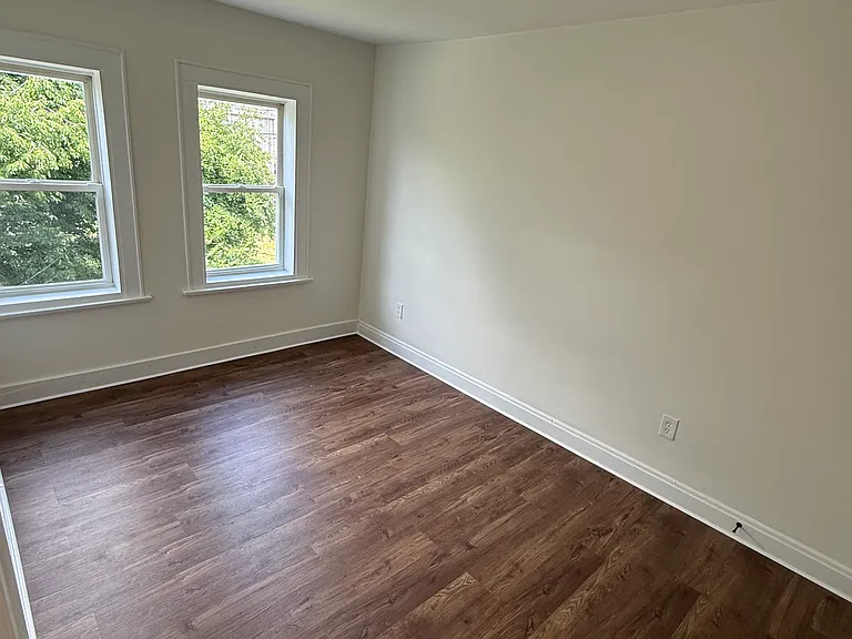 1829 S Champion Ave — Photo 28