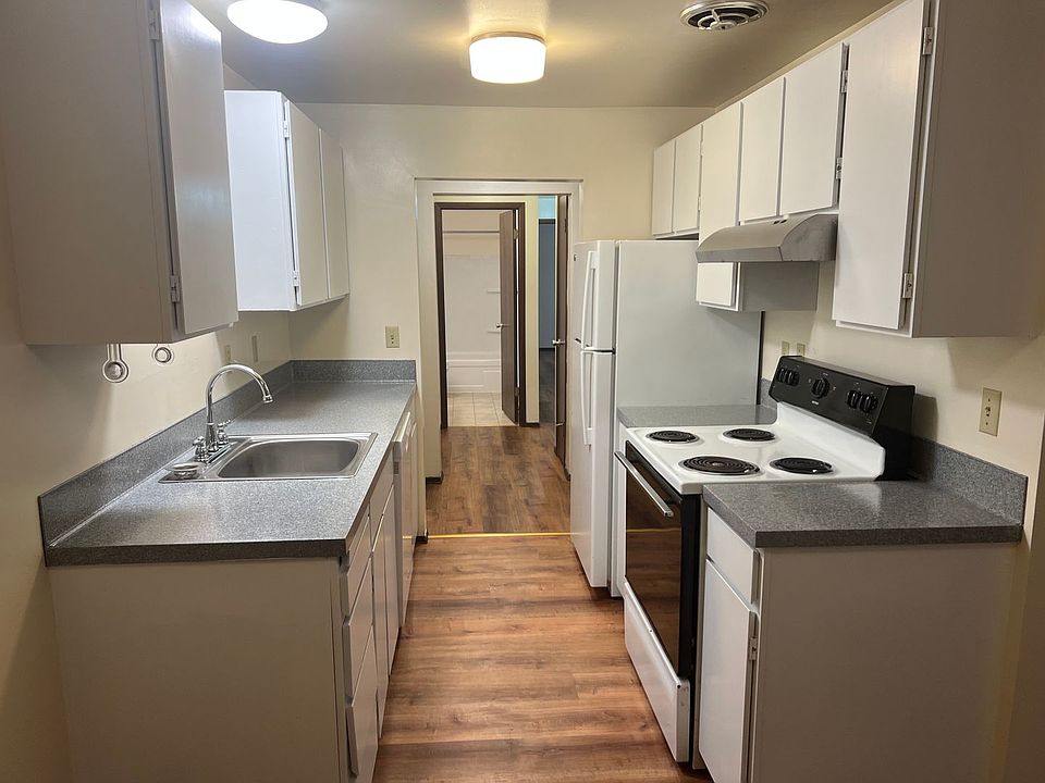 1st image of 3119 NE 120th St #Cl-a1
