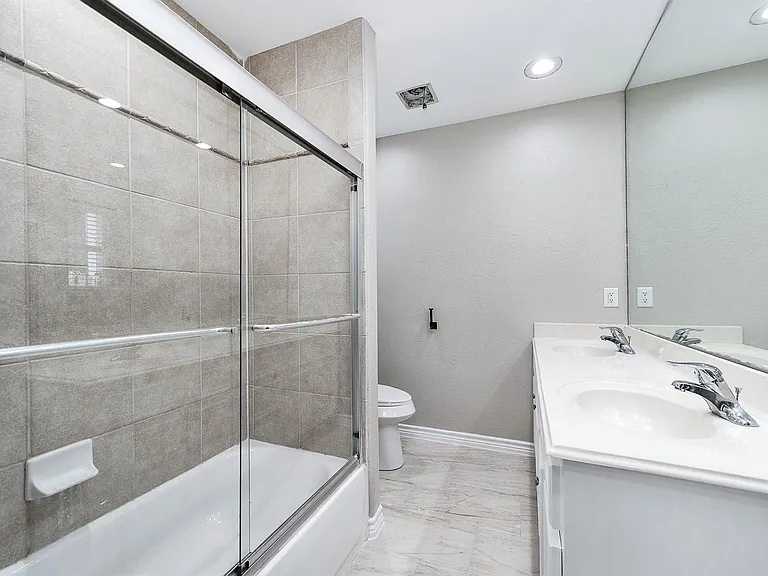 7308 Avenue R — Photo 20