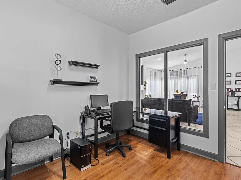 Cannongate Apartments — Photo 6