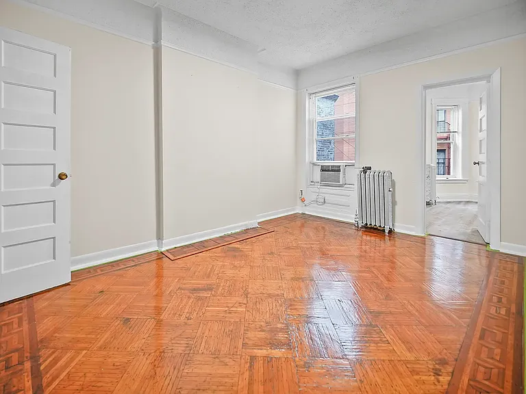 2591 Bedford Ave #3 — Photo 15
