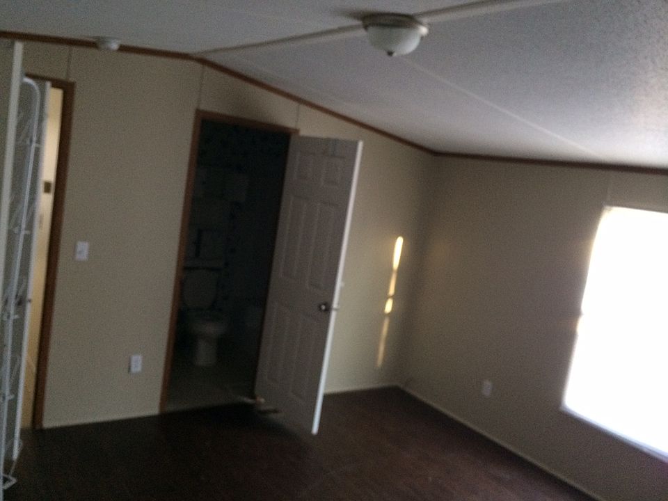 2nd image of 160 W County Road 122