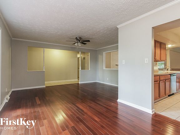 5th image of 874 Sleepy Hollow Pl