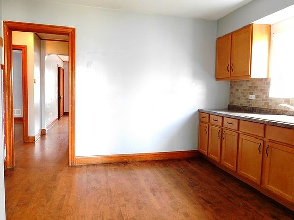 5th image of 5845 S Kildare Ave