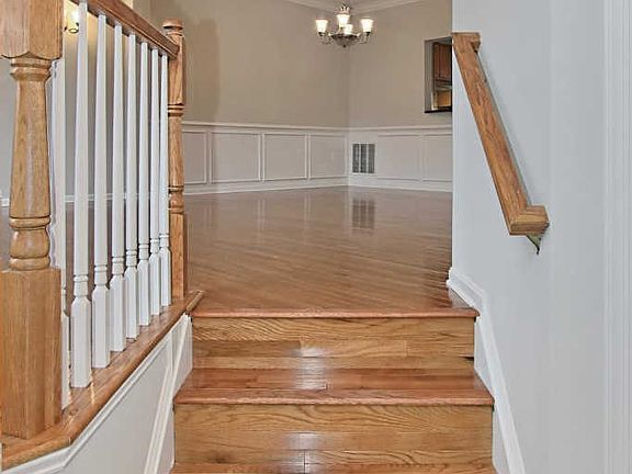 4th image of 5637 Sheals Ln