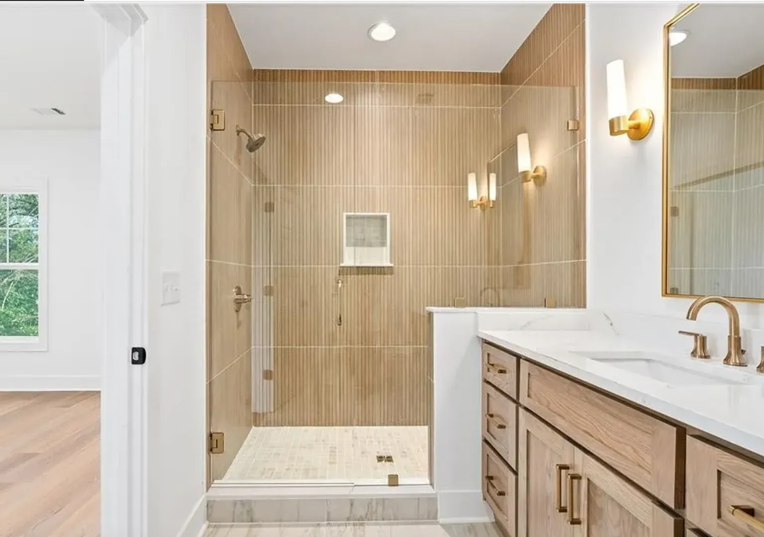 576 Pride Avenue Brand-New Luxury Student Living — Photo 3