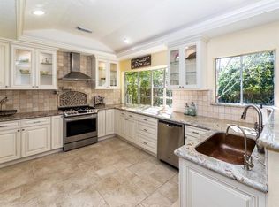 822 Beachcomber Ln, Houston, TX 77062