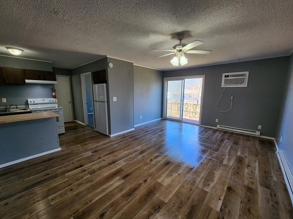 1st image of 905 Vinewood Ln #6