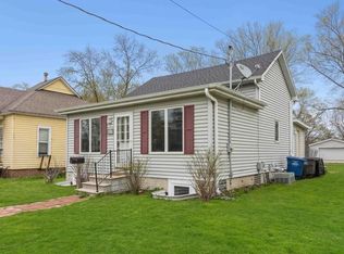 907 SW 62nd St, Des Moines, IA 50312