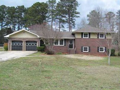 1st image of 131 Parkwood Dr NE