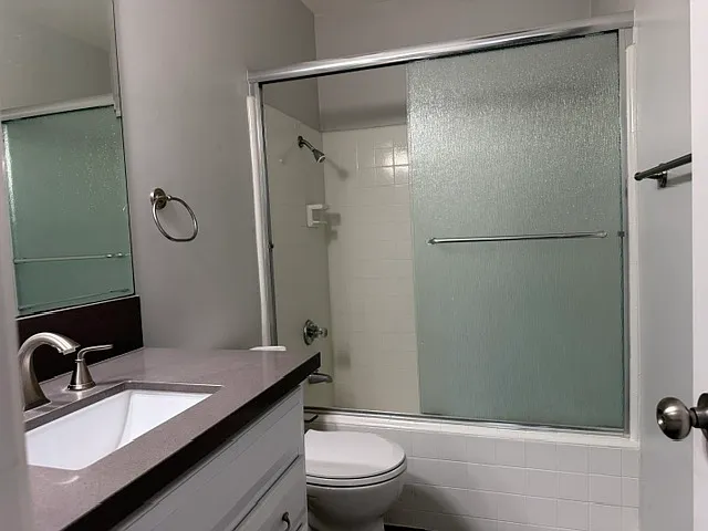 2122 Huntington Ln #3 — Photo 16