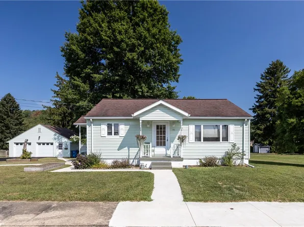 126 E 5th Ave, Latrobe, PA 15650