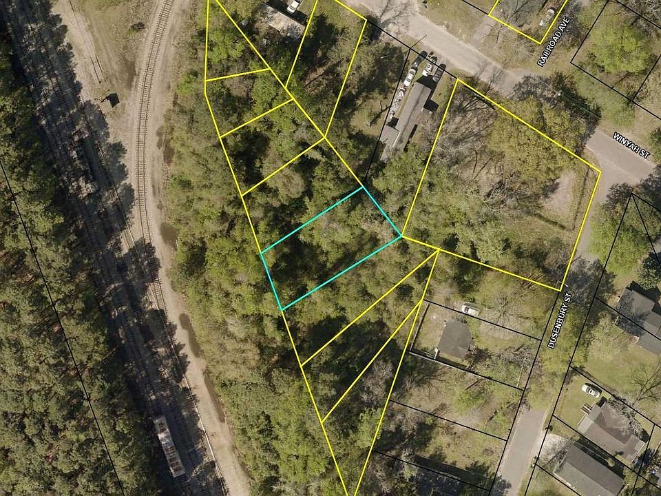1st image of 255 Winyah St.