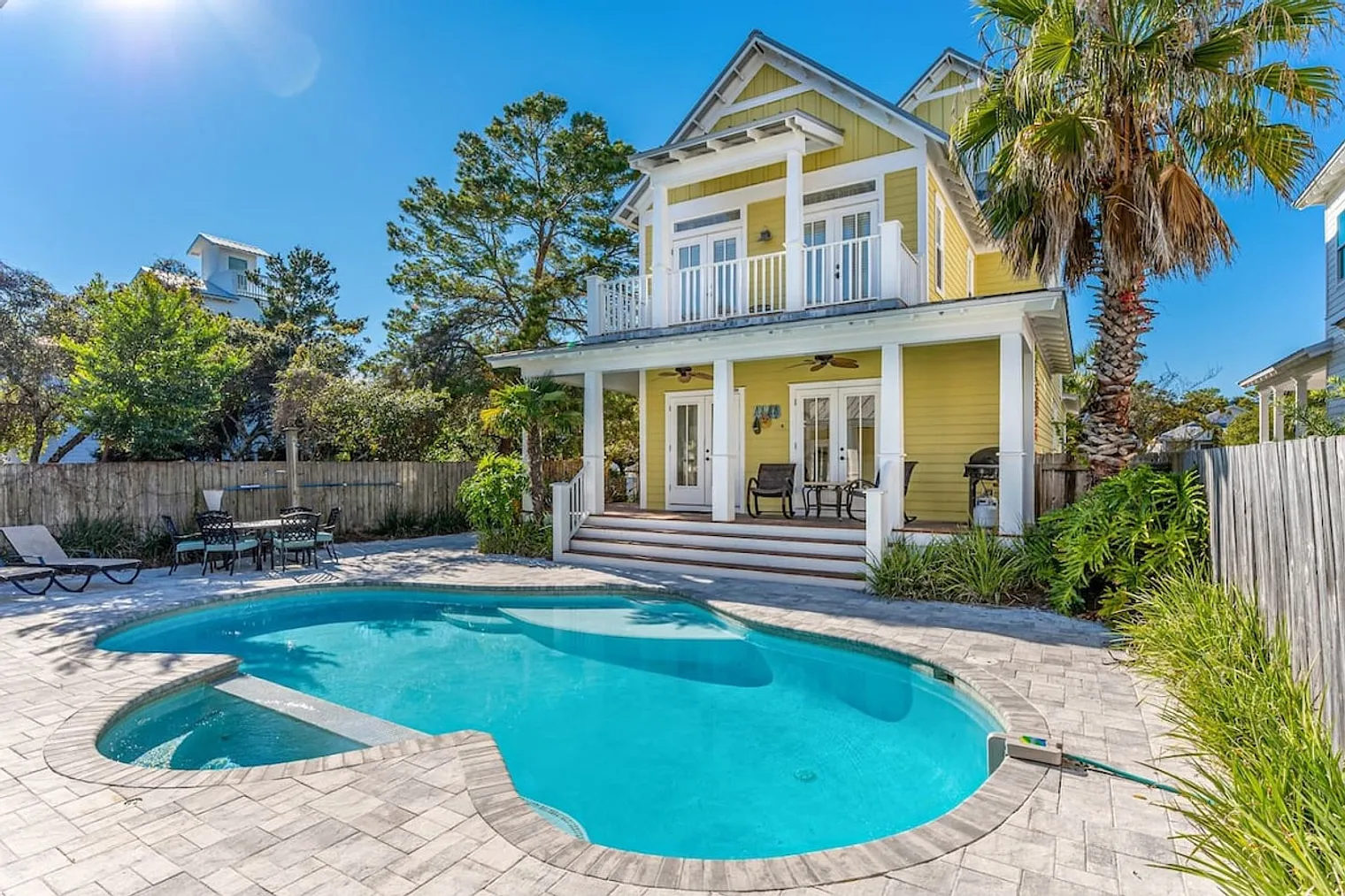 7 bed, 4.0 bath, 3315 sqft, $8,972 — Photo 4