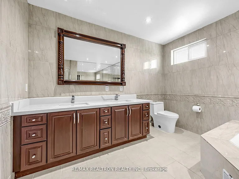 44 Pineway Blvd W — Photo 20