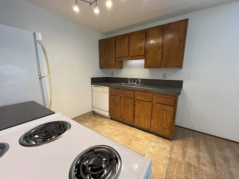 Lovely Main Level 1 Bedroom! Bike storage and 1 assigned parking space included! — Photo 7