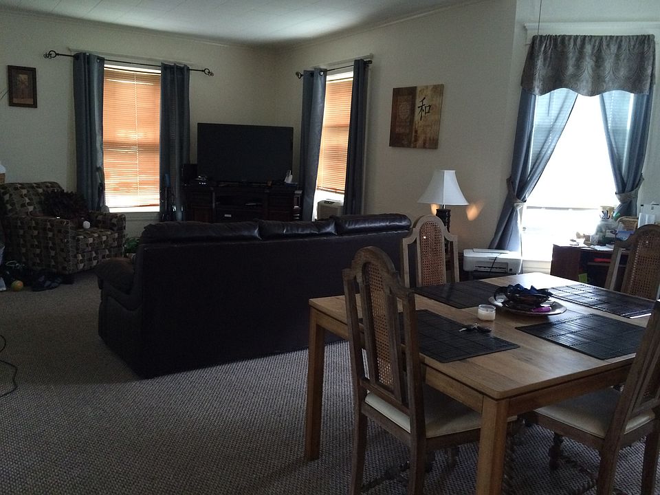 Great room with new carpet