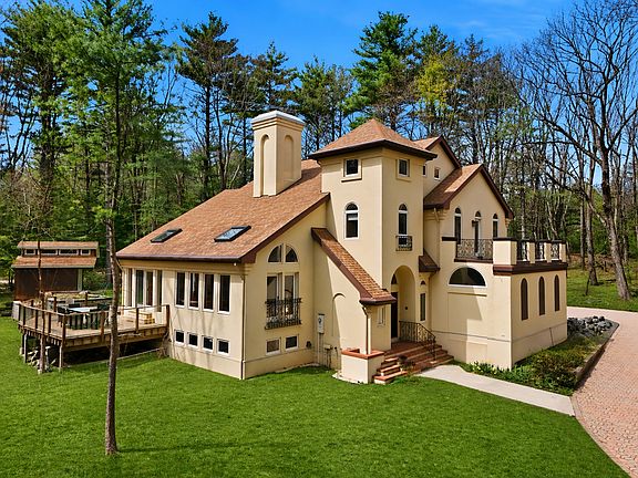 2nd image of 268 Concord Rd