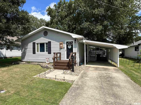 509 S Binkley St, West Frankfort, IL 62896