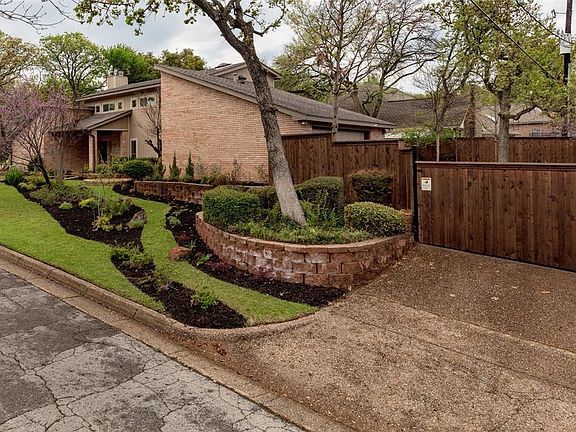 3rd image of 3512 Townlake Cir