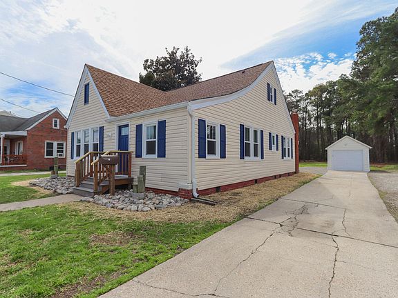 3rd image of 1036 Poquoson Ave