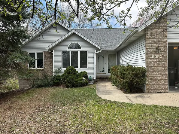 1524 Forest Rd, Coralville, IA 52241