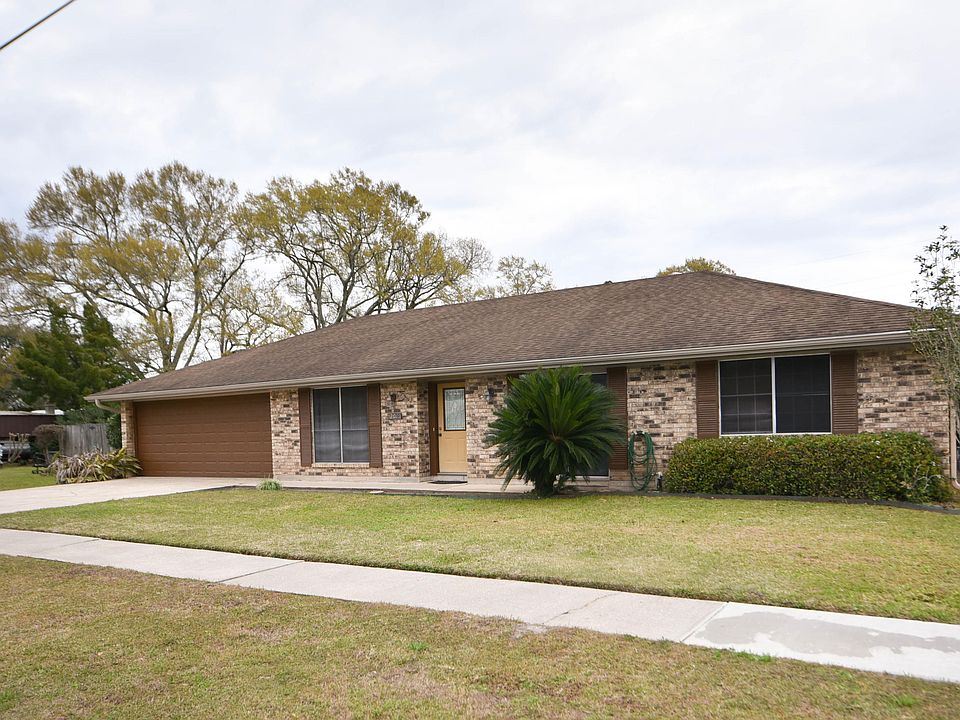 1st image of 201 Gordon Crockett Dr