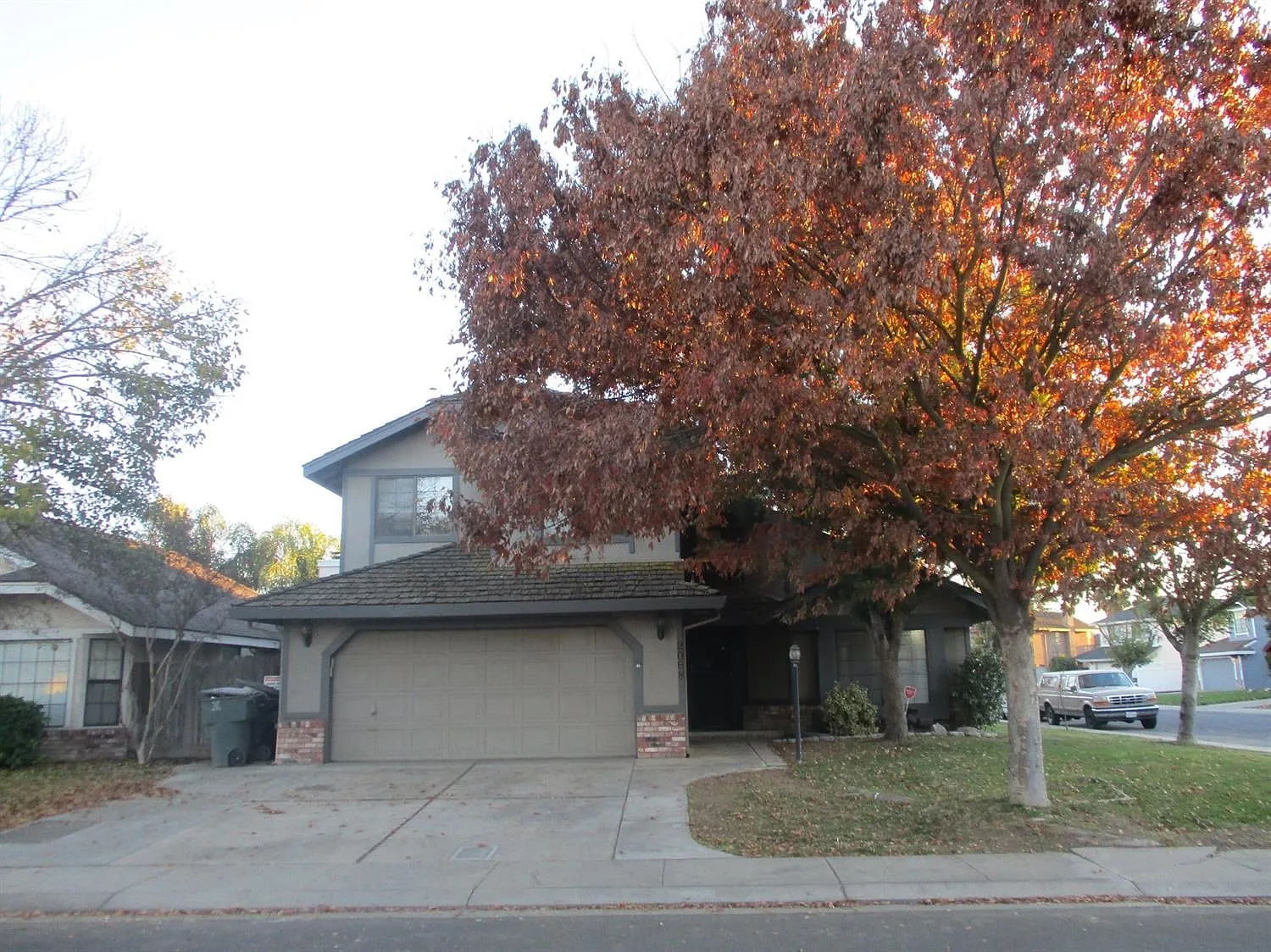 2068 Elwin Way photo 1