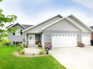2463 42nd Ave S, Grand Forks, ND 58201