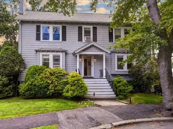 26-28 Normandy Rd, Auburndale, MA 02466