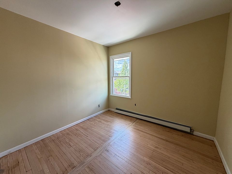 2nd image of 399 Port Richmond Ave #1A