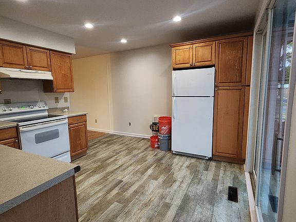 2nd image of 453 Diven Ln
