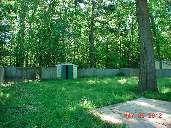 2nd image of 1326 S Sherwood Dr