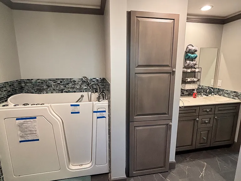135 N Locust St — Photo 12