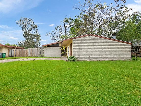3rd image of 2931 Almeda Plaza Dr