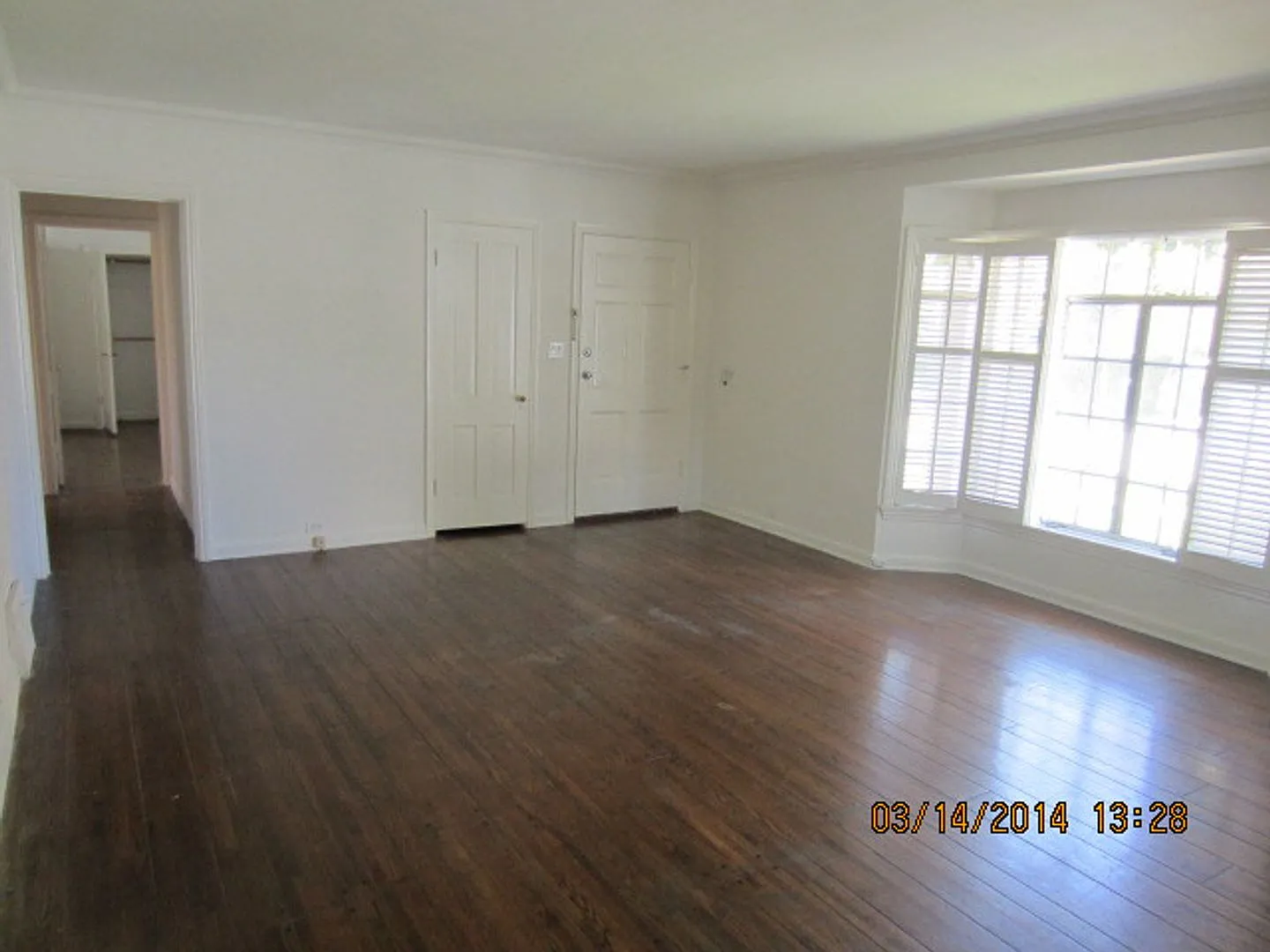 Tiverton Avenue/Weyburn Ave — Photo 4
